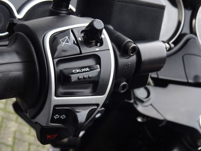 moto-guzzi - mgx-21