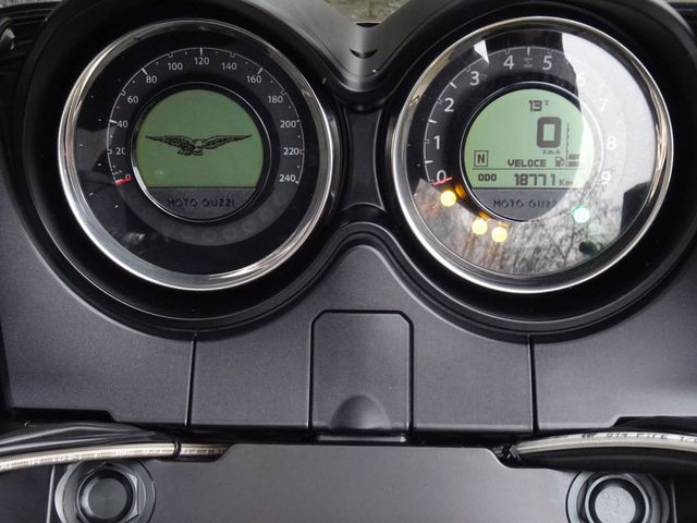 moto-guzzi - mgx-21