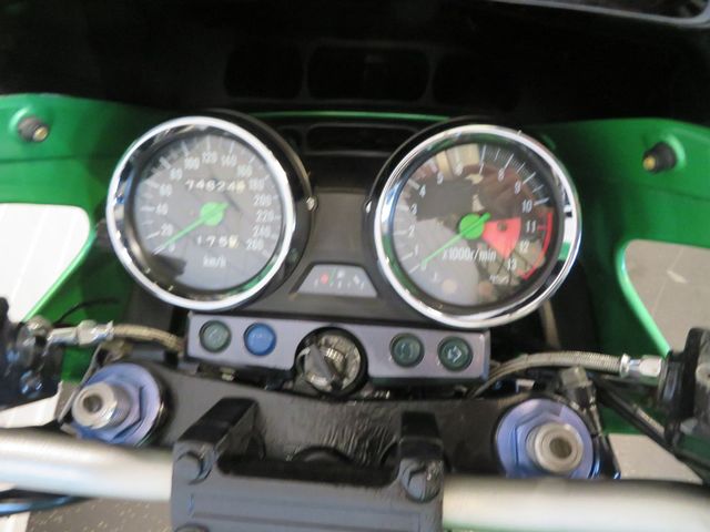 kawasaki - zrx-1100