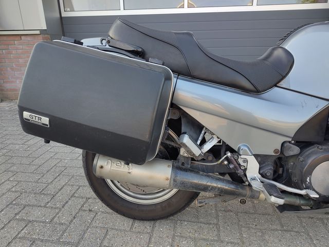 kawasaki - gtr-1000