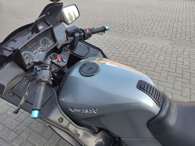 kawasaki - gtr-1000