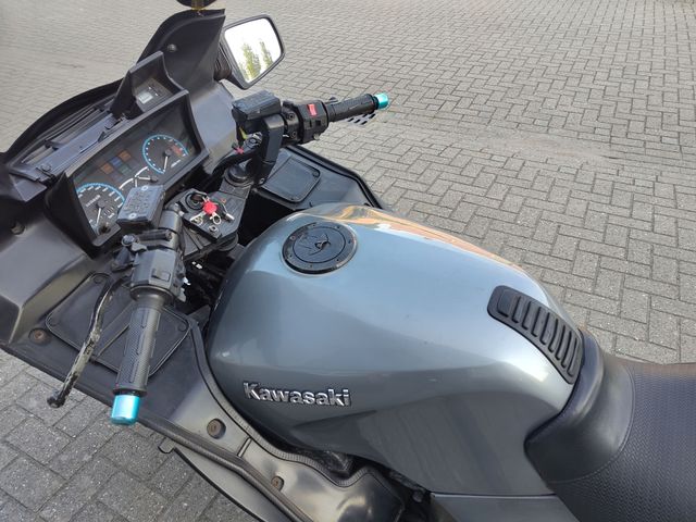 kawasaki - gtr-1000