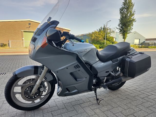 kawasaki - gtr-1000