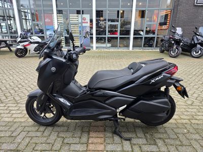YAMAHA X MAX 300 TECH MAX – foto 3