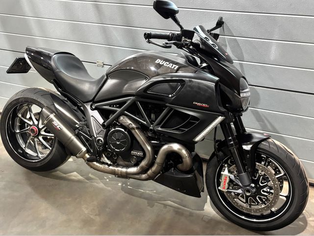 ducati - diavel-carbon