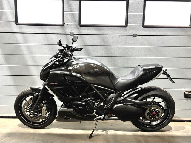 ducati - diavel-carbon