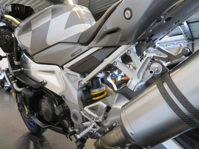 aprilia - tuono-1000-r