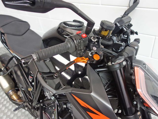 ktm - 1290-super-duke-r