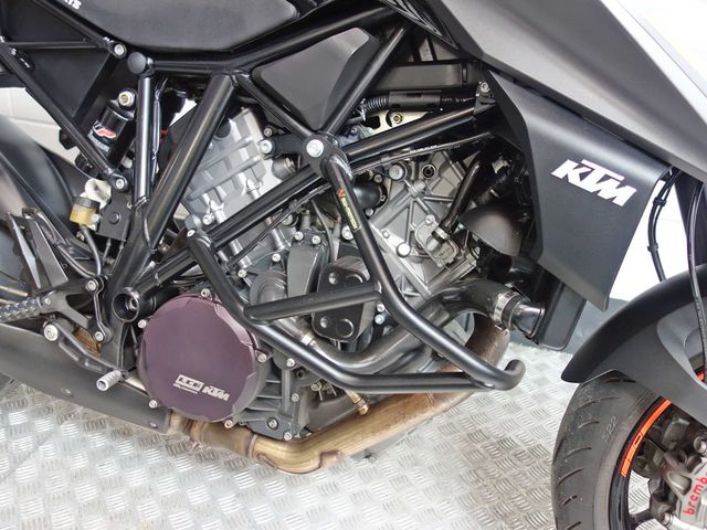 ktm - 1290-super-duke-r