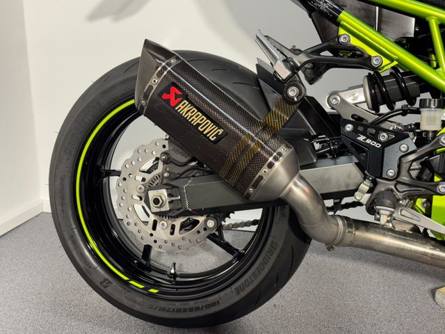 kawasaki - z900