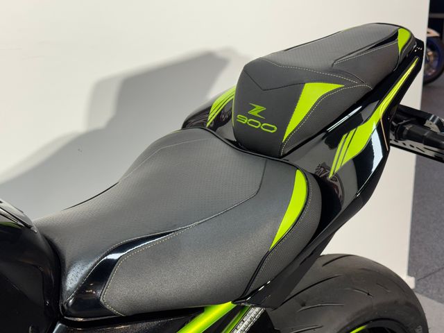 kawasaki - z900
