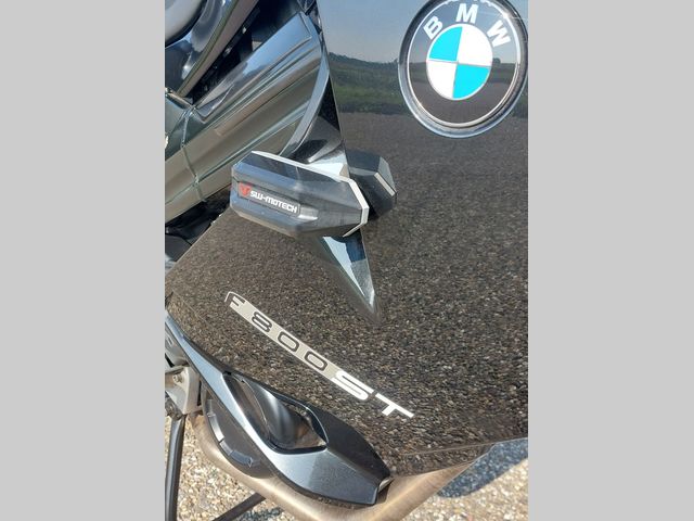 bmw - f-800-st