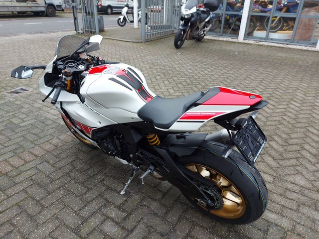 yamaha - yzf-r1-60th-anniversary