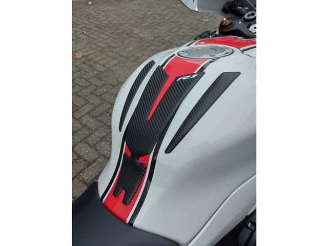 yamaha - yzf-r1-60th-anniversary