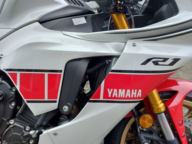 yamaha - yzf-r1-60th-anniversary