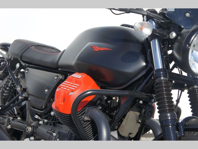 moto-guzzi - v-7-iii-carbon