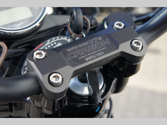 moto-guzzi - v-7-iii-carbon