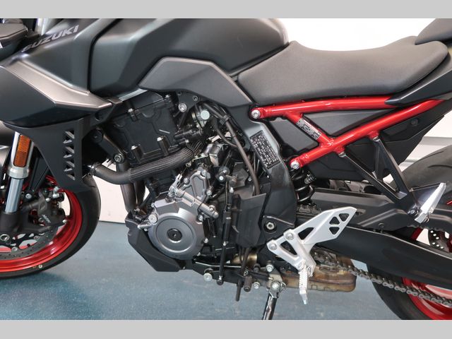 suzuki - gsx-8s
