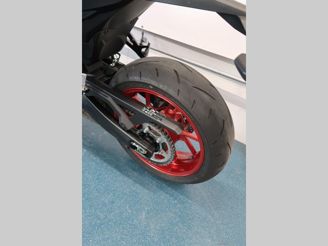 suzuki - gsx-8s