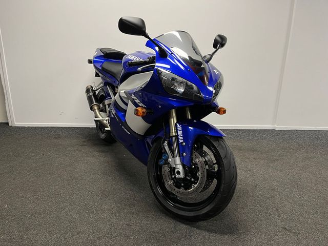 yamaha - yzf-r1
