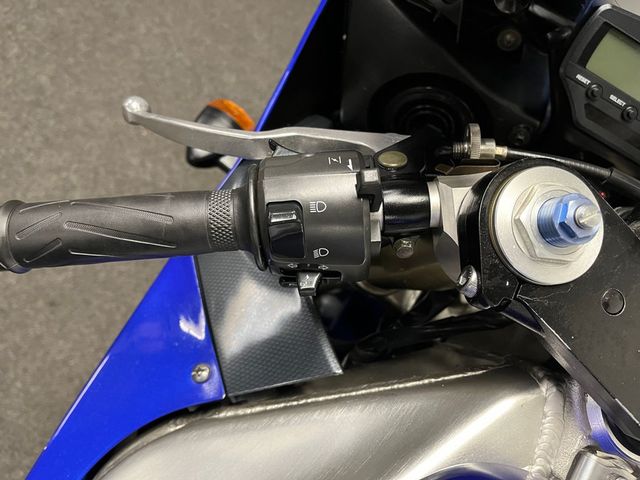 yamaha - yzf-r1