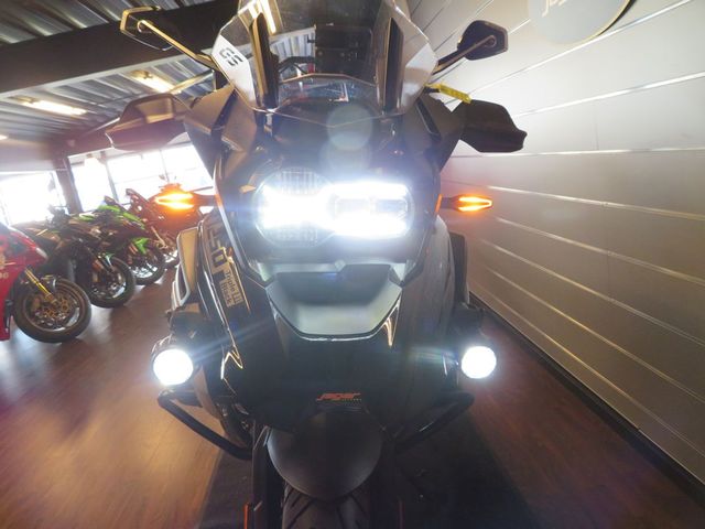 bmw - r-1250-gs-triple-black