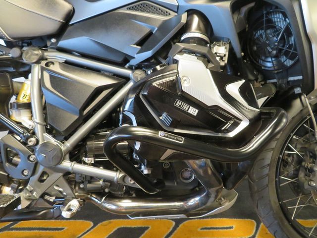 bmw - r-1250-gs-triple-black