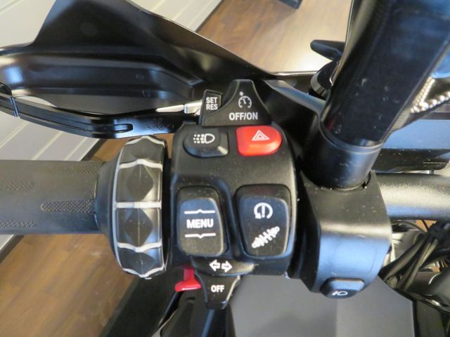 bmw - r-1250-gs-triple-black