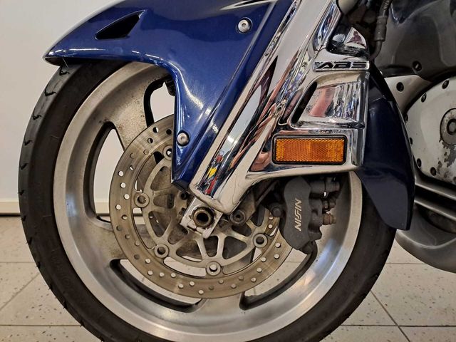 honda - gl-1800-goldwing-abs