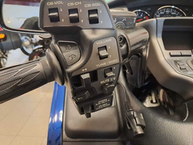 honda - gl-1800-goldwing-abs
