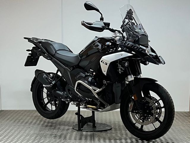 bmw - r-1300-gs-triple-black