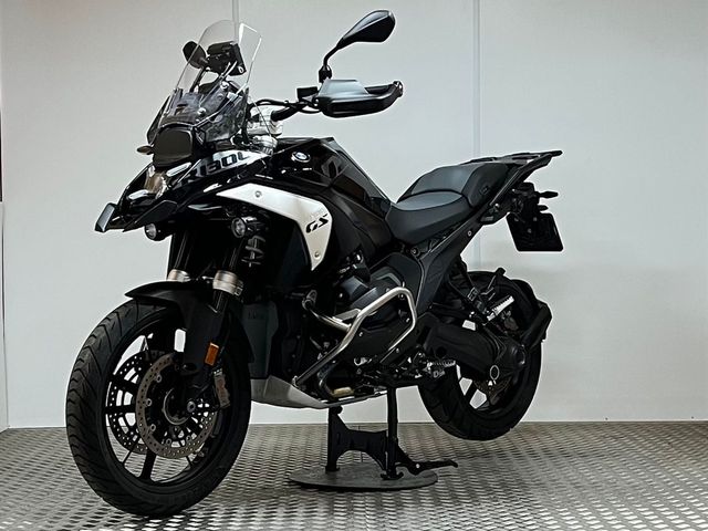 bmw - r-1300-gs-triple-black
