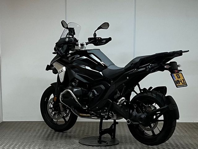 bmw - r-1300-gs-triple-black