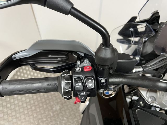 bmw - r-1300-gs-triple-black