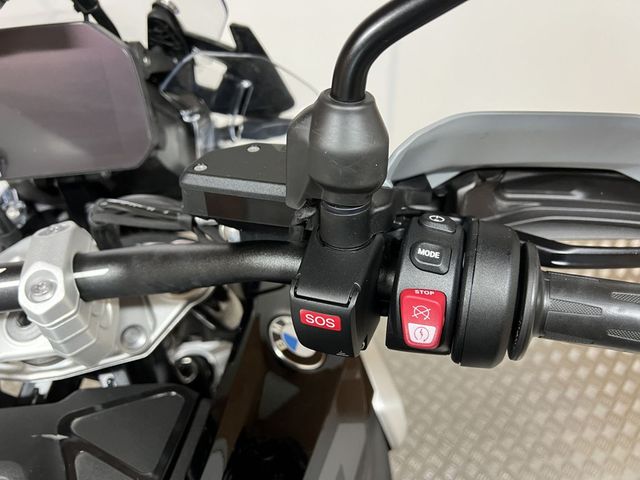 bmw - r-1300-gs-triple-black