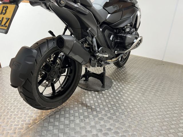 bmw - r-1300-gs-triple-black