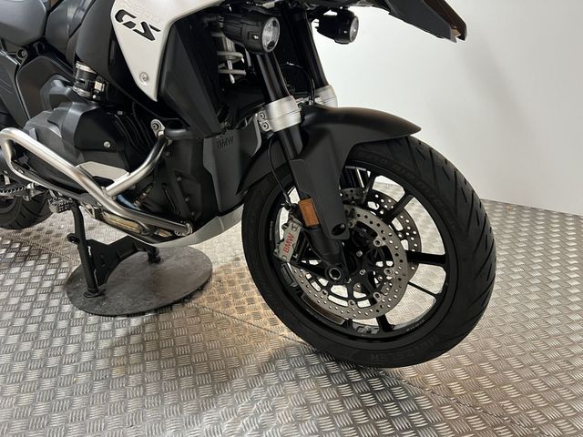 bmw - r-1300-gs-triple-black