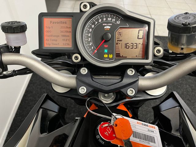 ktm - 1290-super-duke-r