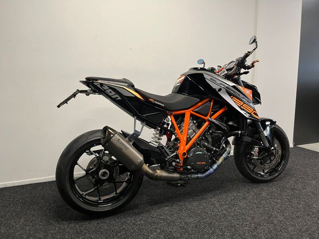 ktm - 1290-super-duke-r