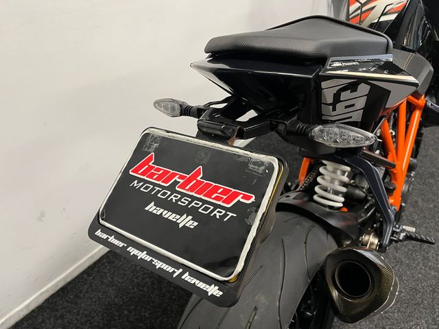 ktm - 1290-super-duke-r