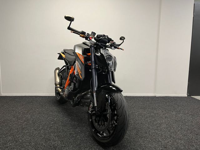 ktm - 1290-super-duke-r