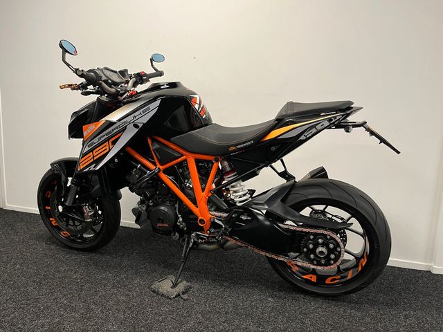 ktm - 1290-super-duke-r