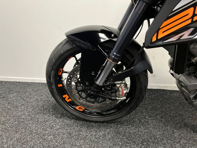ktm - 1290-super-duke-r