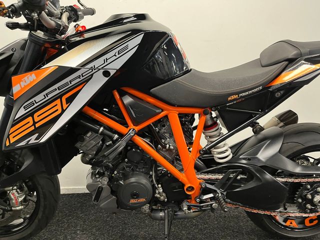 ktm - 1290-super-duke-r