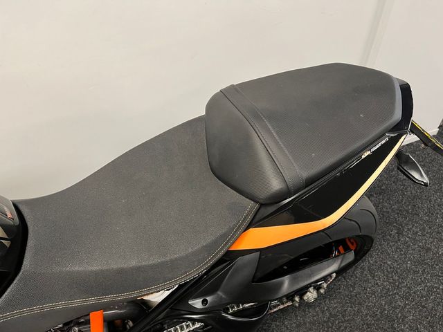 ktm - 1290-super-duke-r