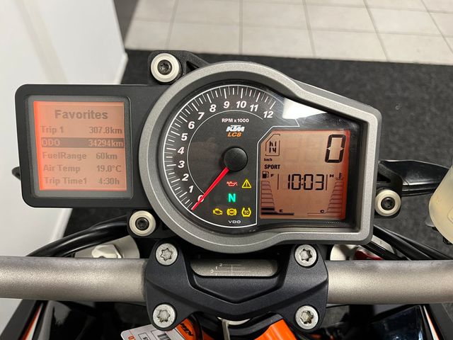 ktm - 1290-super-duke-r