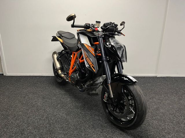 ktm - 1290-super-duke-r