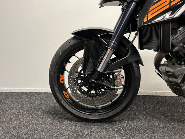 ktm - 1290-super-duke-r