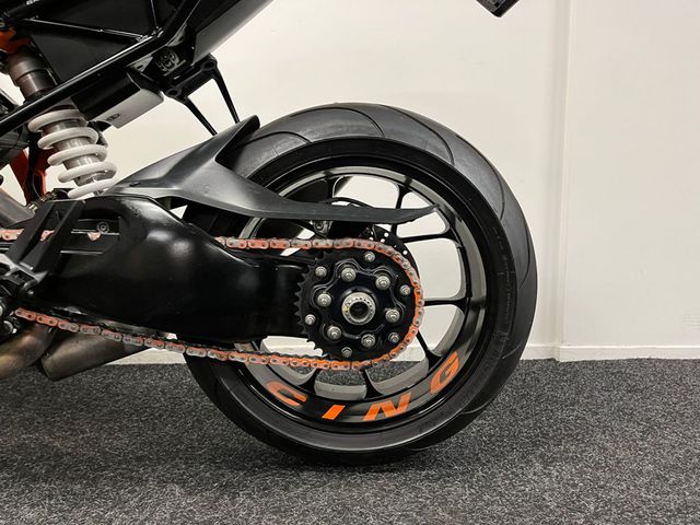 ktm - 1290-super-duke-r