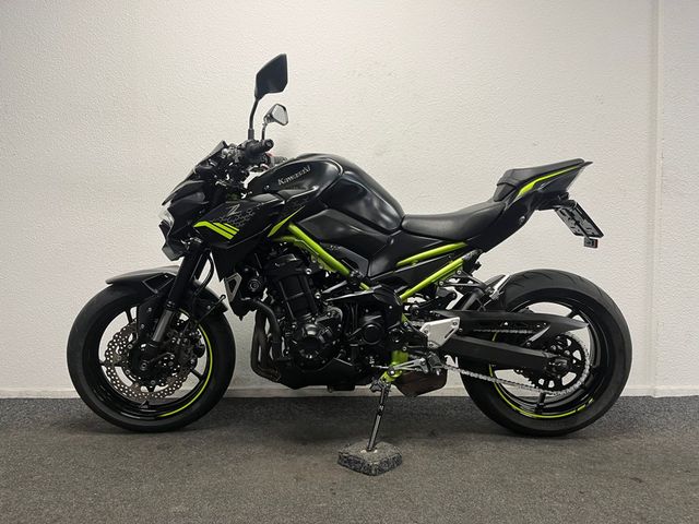 kawasaki - z900